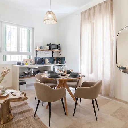 Le Nîmois T2 cosy Idéal pros et couples Nîmes